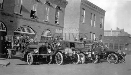 A7404 - Fire engines and emergency vehicles outside the Edmonton Fire Hall. - 98 Street - After 1893