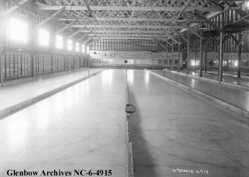 nc-6-4915 - Interior of curling rink, Edmonton, Alberta. - 121 Street - 1919
