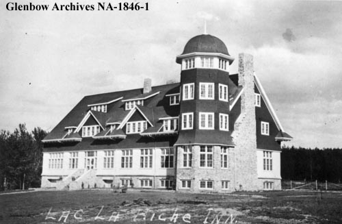 na-1846-1 - Inn at Lac La Biche, Alberta - 1916